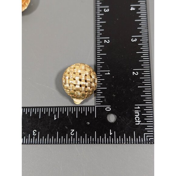 Vintage Basket Weave Dome Earrings Gold Tone Clip On Statement Classic - Picture 8 of 8